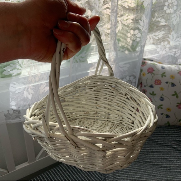 Vintage Basket / Home Decor Basket / Vintage White Basket / Old Fruit Basket. - Picture 13 of 17